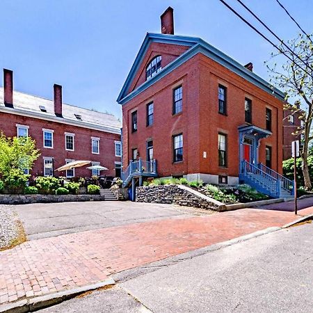 Historic Corner Apartment With Patio & Off Street Parking Portland Exteriör bild