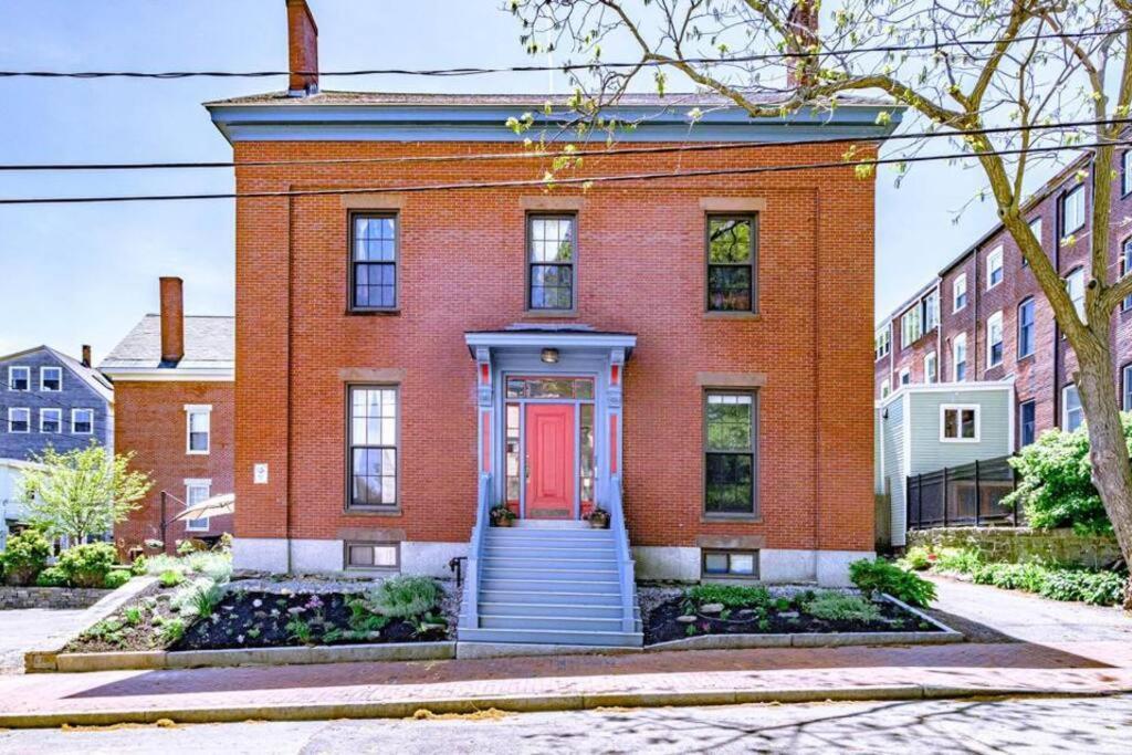 Historic Corner Apartment With Patio & Off Street Parking Portland Exteriör bild