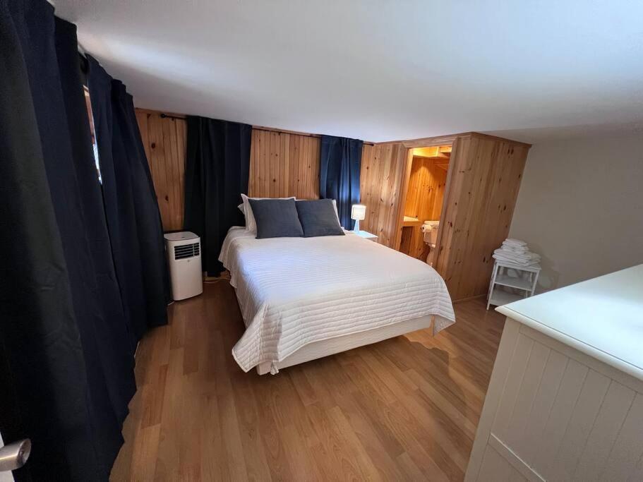 Historic Corner Apartment With Patio & Off Street Parking Portland Exteriör bild