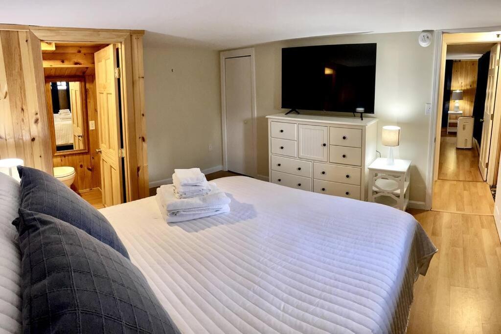 Historic Corner Apartment With Patio & Off Street Parking Portland Exteriör bild