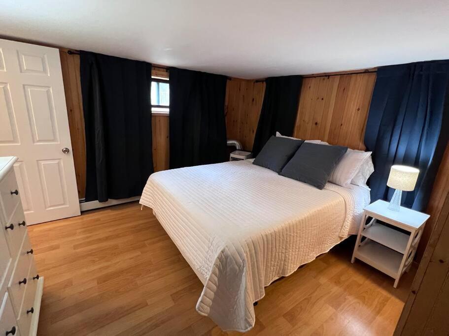 Historic Corner Apartment With Patio & Off Street Parking Portland Exteriör bild